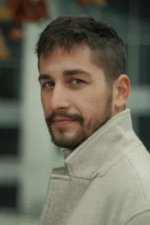 Jakub Jablonský jako Issy